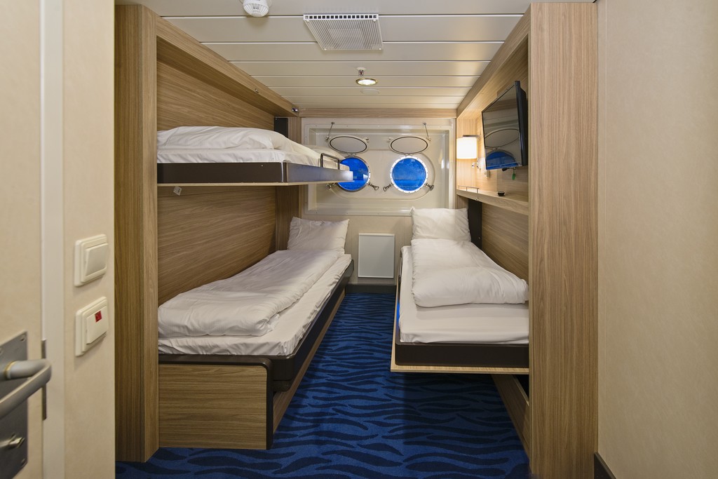 Hurtigruten MS Richard With Polar Outside Lower deck 3 travellers.jpg